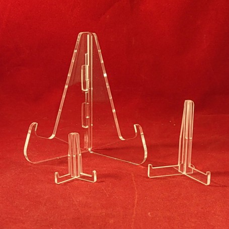 Assortment of 10 plexiglass easels