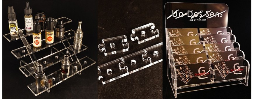 Présentoirs en plexiglas ou en médium pour commerces