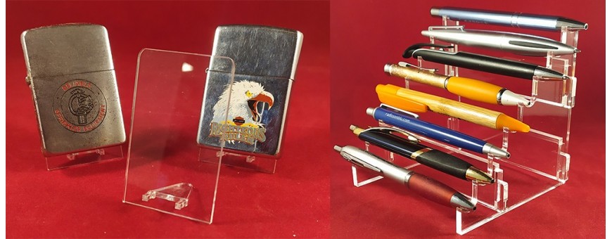 Présentoirs en plexiglas pour collections de stylos et de briquets