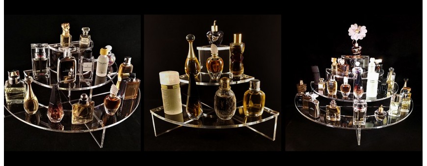 Présentoirs en plexiglas pour collections de miniatures de parfum